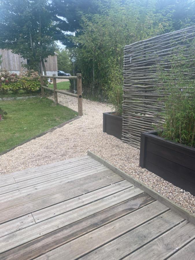 Les 4 Seasons, Agreable Gite Avec Terrasse Et Jardin La Croix Bigot エクステリア 写真
